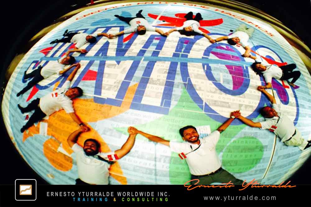 Team Building empresarial en LATAM, USA y El Caribe | Talleres de Cuerdas para líderes y equipos